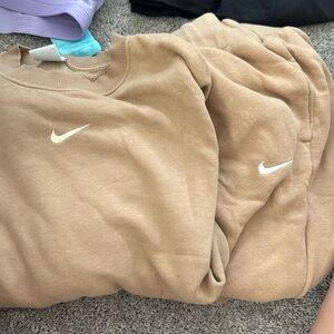 Nike sweatsuit